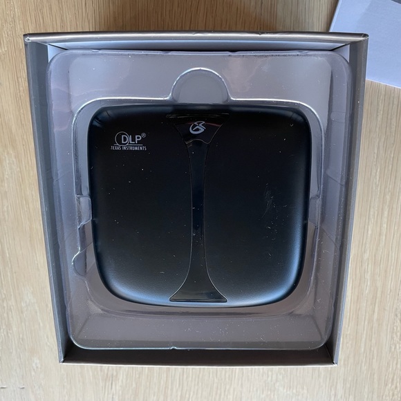 GPX Micro Projector Model PJ809B v2248-03 - Picture 4 of 10